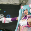 コスプレイヤーえなこ、シースルー初音ミク衣装でホンダ S660 とコラボ…東京オートサロン2019
