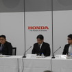 ホンダの2018年度第3四半期決算会見の様子。左端が倉石誠司副社長
