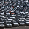 カリフォルニアの港の新車　(c) Getty Images