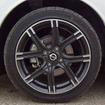 タイヤはブリヂストン「ポテンザRE-11」。モデルとしては古いが鬼グリップタイヤの一種だ。
