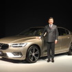 ボルボ・カー・ジャパンの木村隆之社長と新型『S60』