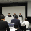 三菱自動車工業の決算会見の様子