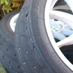新井敏弘選手のタイヤ（午前のSS3本をこなしたあと）