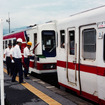 鉄道時代の大船渡線盛駅。写真は1989年8月、仙台から東北本線～気仙沼線～大船渡線～三陸鉄道（旧南リアス線）～山田線～三陸鉄道（旧北リアス線）～八戸線を経由して八戸まで運行された臨時列車『三陸パノラマ号』のもの。三陸鉄道内は同鉄道の36形気動車に併結され、盛駅ではその作業を見ることができた。