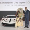 片岡愛之助さん（右）とアウトモビリランボルギーニCEOのステファノ・ドメニカリ氏