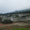 北陸新幹線の延伸工事では2019年度よりやや上がった2750億円を計上。写真は福井県内で建設中の九頭竜川橋梁（2019年6月）。