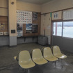 廃止が近い札沼線北海道医療大学～新十津川間にある下徳富（しもとっぷ）駅。このような無人駅を含めて、JR北海道の駅では基本的に全面禁煙となる。右奥に見えるゴミ箱は無人駅のため撤去される。