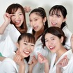 鈴鹿サーキットクイーン第42期生。前列左から、澤田虹輝（さわだこてる）、久米彩音（くめあやね）、後列左から、渡邉セナ（わたなべせな）、大塚心愛（おおつかのあ）、小椋妃夏（おぐらひな）