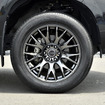 装着サイズ：20inx9J Inset+18 6H-139.7　カラー：ブラッククロームコーティング/リムエッジDMC(YAK)　タイヤサイズ：285/50-20