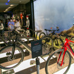 店舗内には歴代のSPECIALIZED TURBO展示されていた