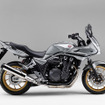 ホンダ CB1300スーパーボルドール（ベータシルバーメタリック）