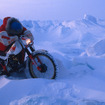 北極点＆南極点にバイク到達、風間深志さん。