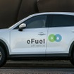 eFuelアライアンスのデカールを装着したマツダ CX-5