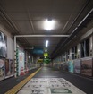 各ホームとつながっている現・青森駅構内の乗換え跨線橋。2019年12月28日。