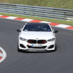 BMW M8をベースとした謎の開発車両（スクープ写真）