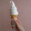 蓮田SA上り、MOMI & TOY’Sの、わたぼく牛乳（埼玉県民のソウルミルク）を使用したソフトクリーム。濃厚ながら後味さっぱり美味しいです。ぜひ！