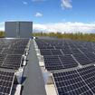太陽光パネルを設置したスウェーデン工場
