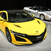 ホンダ NSX 2020年モデル（手前）と初代NSX タイプS