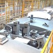 電気設備診断システムのひとつである電気設備測定装置。架線周り用に設置された4台のカメラにより、これまで測定できなかった架線相互の高低差や離線度の測定が可能となる。