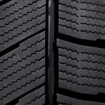 ブリヂストン BLIZZAK VRX3 タイヤと路面の「すべり」を更に低減し、ロングライフを実現した新トレッドパターン