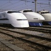 向かって左から300系、100系、0系の新幹線（1992年2月）