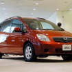 2001年度「車名別販売ランキング」1位---前年比24%増、2年連続で