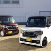 Honda N-BOX（左）とHonda N-BOX Custom（右）