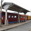 予讃線下灘駅（愛媛県伊予市）に停車する『伊予灘ものがたり』。12月27日のラストラン後、瀬戸内海を渡り京都鉄博入りする。