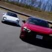 ポルシェ タイカン（左）とアウディ e-tron GT RS（右）