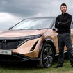 日産 アリア と探検家のクリス・ラムゼイ氏
