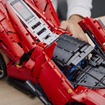 レゴテクニック・フェラーリ・デイトナSP3　(c) 2022 The LEGO Group.