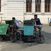 図 10 市民の足として根付くトライシカッド