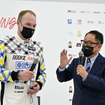 ラトバラ選手兼代表（向かって左）とモリゾウこと豊田社長
