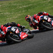 3番手タイムのYoshimura SERT Motulは2台のマシンでランデブー走行を披露