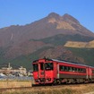 久大本線の特急『ゆふ』は日田または豊後森で折返し運行を実施。運休区間については臨時ダイヤによるバス代行も検討されている。