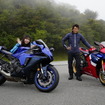 美音響華氏と丸山浩氏が、ヤマハ YZF-R1とホンダ CBR1000RR-Rに試乗