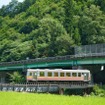 芸備線の普通列車。同線は広島都市圏の下深川～広島間で輸送密度が8000人キロを超えていることから、路線全体の輸送密度は1106人キロとなっているが、全体の7割は1000人キロ以下と厳しい数字が続いている。