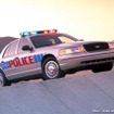 「チェイスは危険なパトカー」フォード、警察からの訴えに和解か