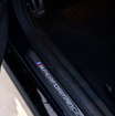 BMW i4 M50 の「Mパフォーマンスパーツ」装着車
