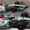 2022年F1サンパウロGPで1-2フィニッシュしたメルセデス勢（下＝優勝のラッセル、上＝2位のハミルトン）。