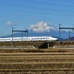 車椅子スペースを6席設けたN700Sが増備される東海道新幹線。同線では山陽新幹線直通列車の平均所要時間が短縮され、東京～広島間は定期・臨時含めたすべての『のぞみ』が4時間以内で結ばれる。夜間における首都圏・関西～静岡地区間での『ひかり』の所要時間短縮や名古屋における定期『のぞみ』と『ひかり』『こだま』の接続改善、新富士以東での朝通勤時間帯『こだま』の所要時間短縮なども図られる。
