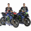 モンスターエナジーヤマハMotoGPの2023年型『YZR-M1』とファビオ・クアルタラロ選手（左）/フランコ・モルビデリ選手（右）