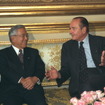 1998年、フランスのシラク大統領と会談する豊田社長