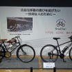 ホンダの原点である補助エンジン「Honda A型」(通称：バタバタ)を搭載した自転車(左)と、スマチャリの第一号モデル