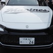 新型クラウンのバイトーンカラーを生かしたデザインの千葉ロッテの新オフィシャルカー