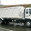 新明和、国内最大のゴミ収集車を開発