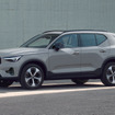 ボルボ XC40 アルティメットB4 AWD ダークエディション