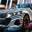 BMW i5 のアートカー（アートバーゼル2023）