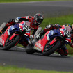 トップタイムをマークした#33 Team HRCのメイン車両（左）とテスト車両（右）