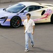 マクラーレン・アルトゥーラ のアートカーとセヴィン・パーカー氏